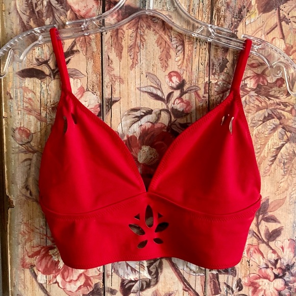 NWOT CARBON38 GIGI C SPORT STRETCH BODYCON RED LASER CUTOUT WORKOUT TOP BRA M - Picture 2 of 14
